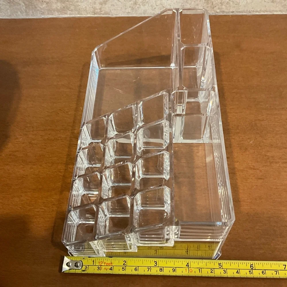 Small Makeup Organizer⭐️5/$25⭐️
